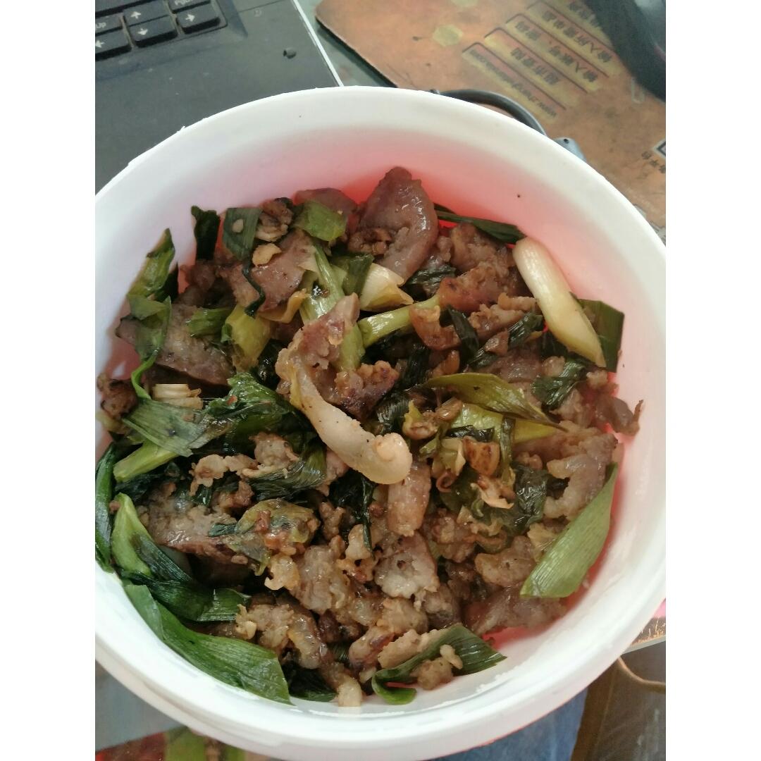 蒜苗炒香肠