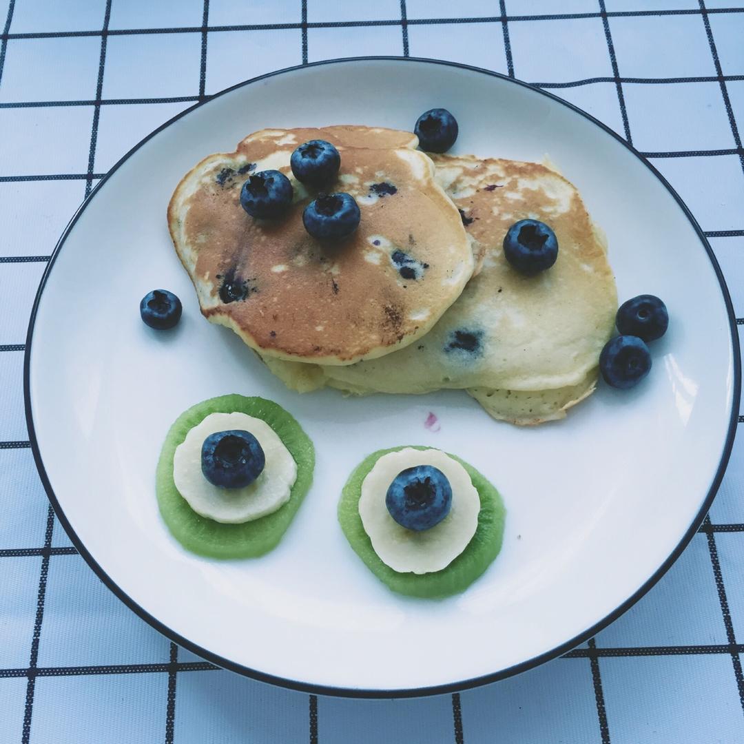 充满幸福感的早餐：蓝莓热松饼教程