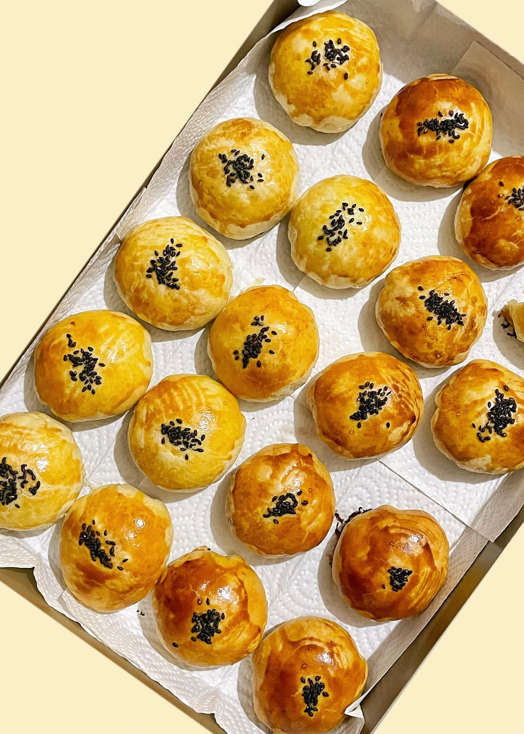 排四个小时队也买不到的鲜肉月饼，秘诀是放麻油！