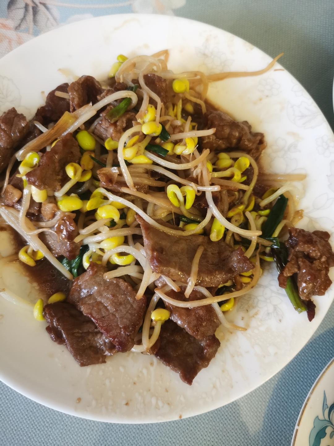 豆芽炒牛肉