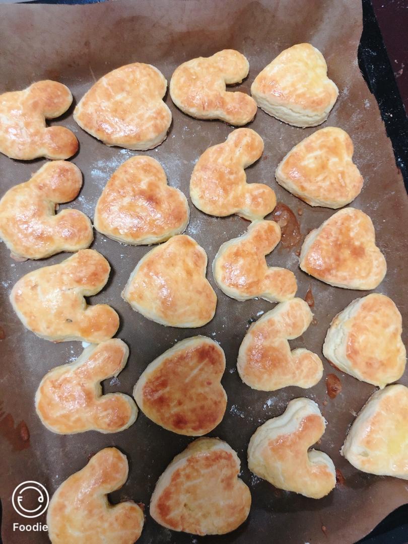 消耗打开的淡奶油，司康(最简单的点心)