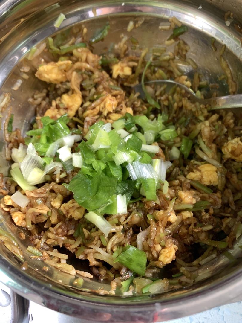 会连续吃八个的萝卜馅饼