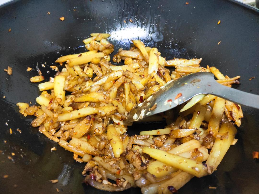 蒜香土豆条