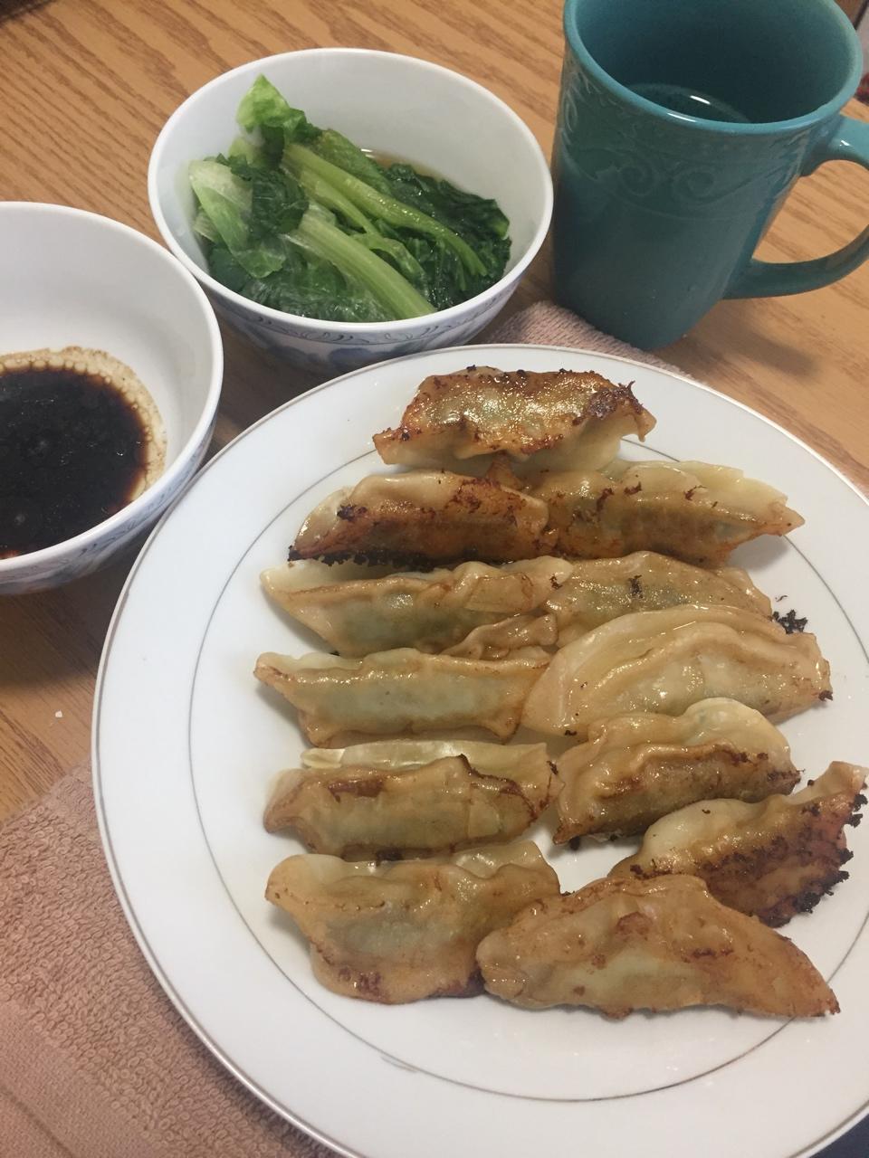 速冻水饺吃腻了吗~变锅贴吧(๑´ڡ`๑)