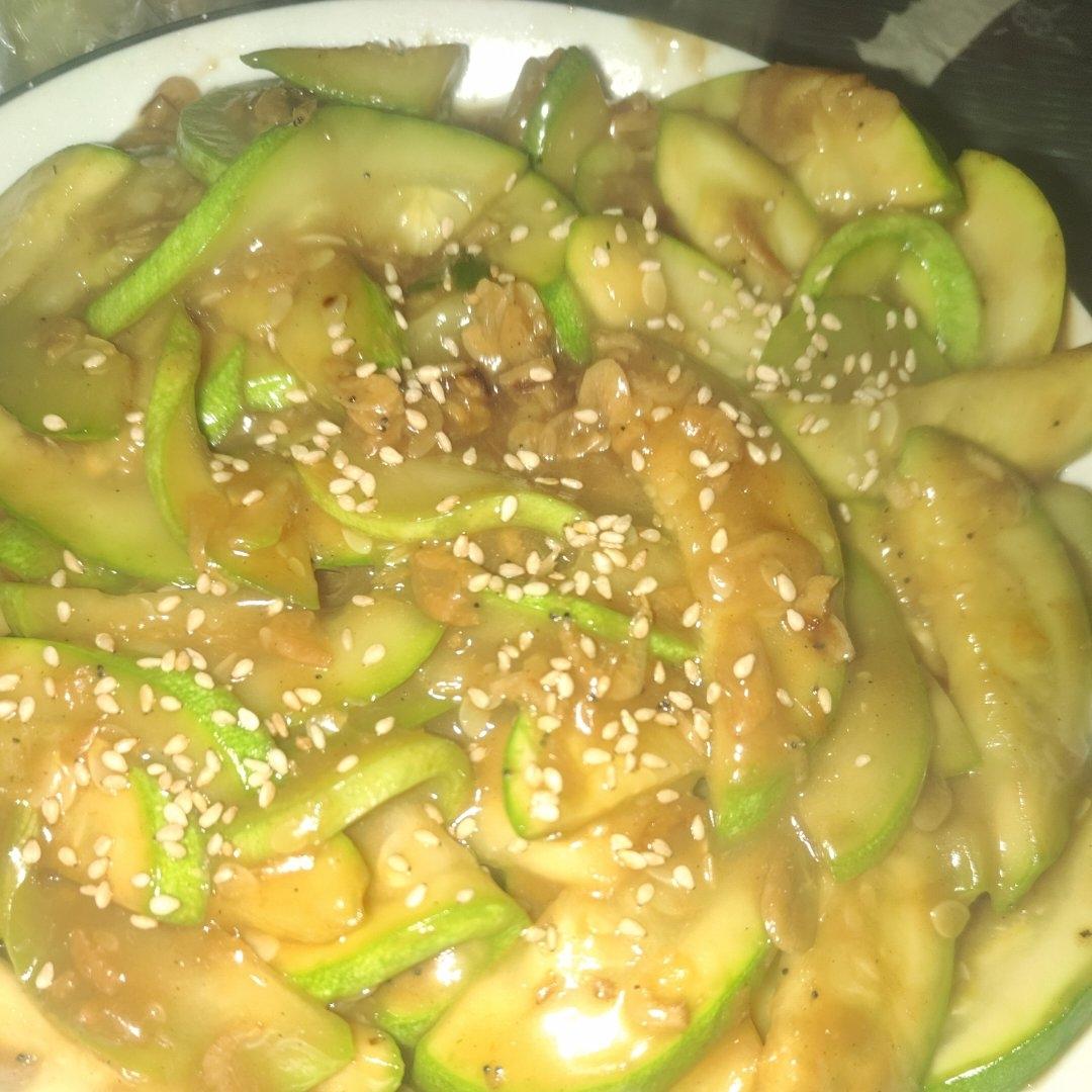 虾皮炝西葫 补钙神器