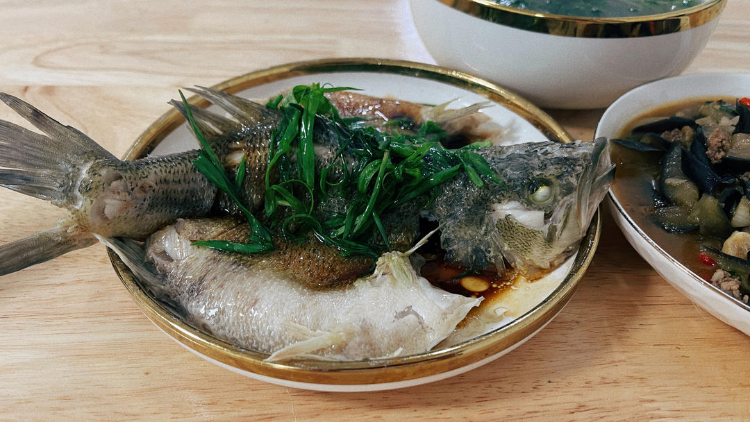 清蒸鲈鱼，肉质鲜嫩