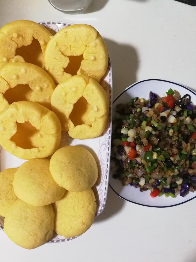 玉米窝头配什锦