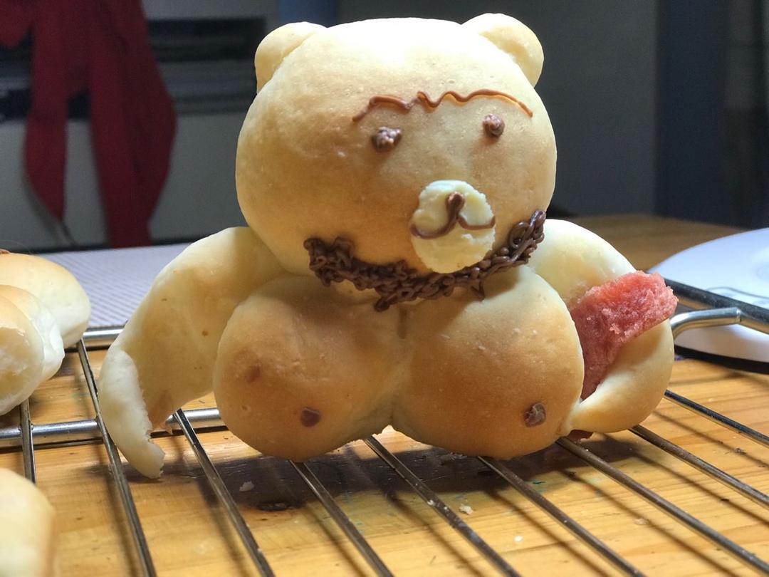 我不乖-3做的肌肉熊面包