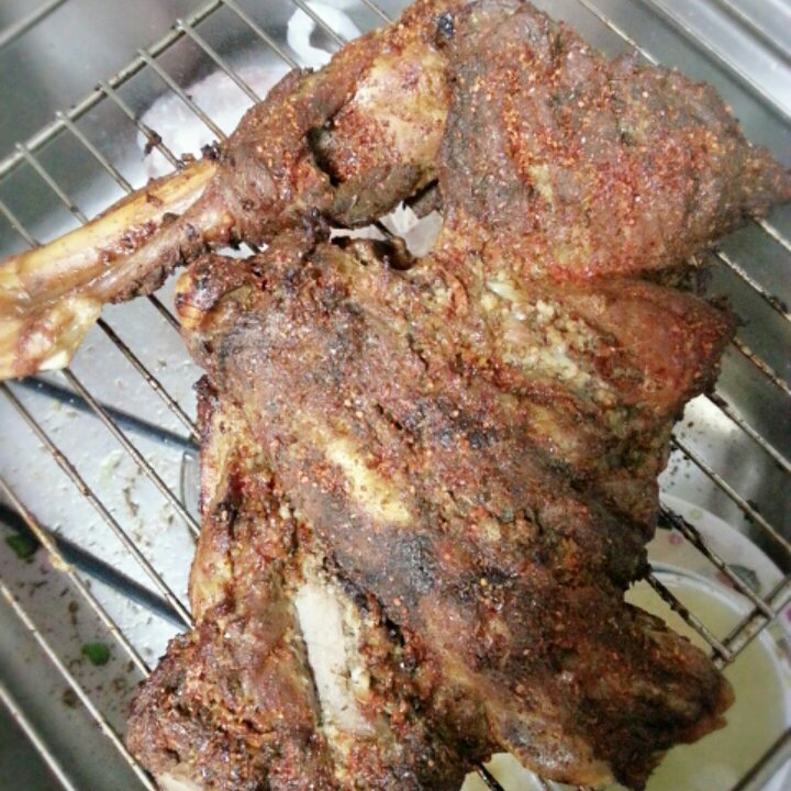 外酥里嫩好吃到尖叫【蒜香孜然烤羊腿】