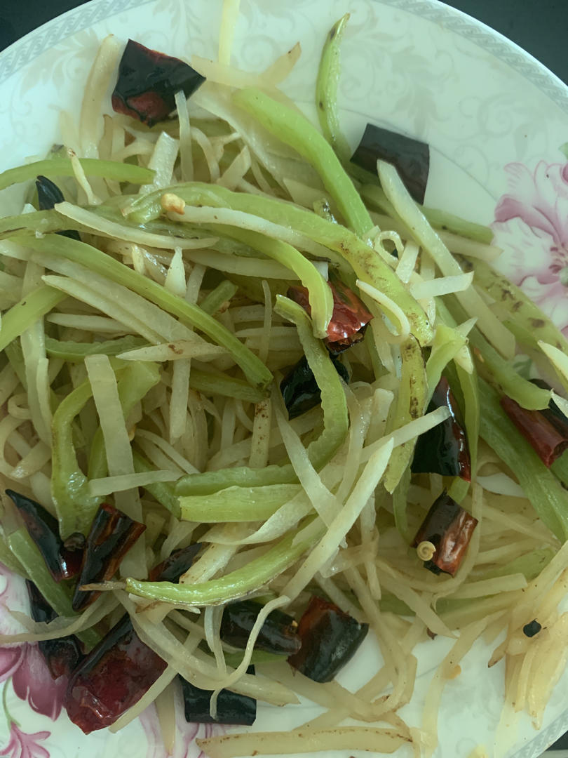 酸辣土豆丝（绝对清脆爽口，比外面卖的好吃，有诀窍！）