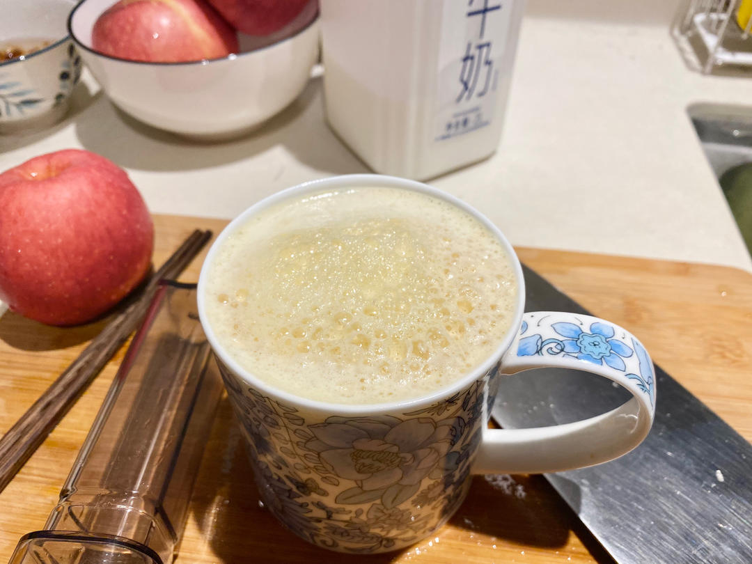 鲜榨苹果汁