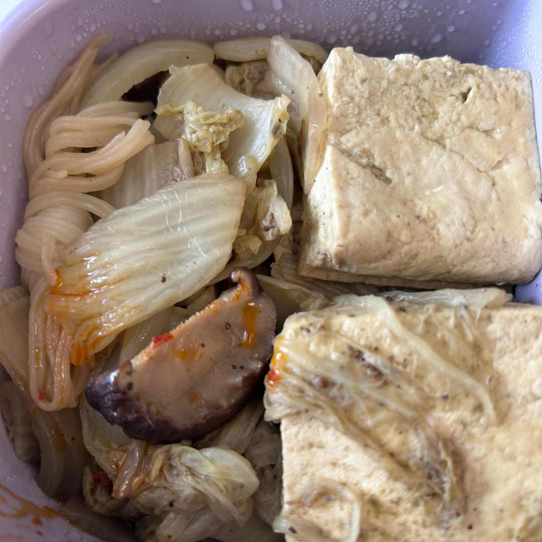 家常白菜粉条炖豆腐
