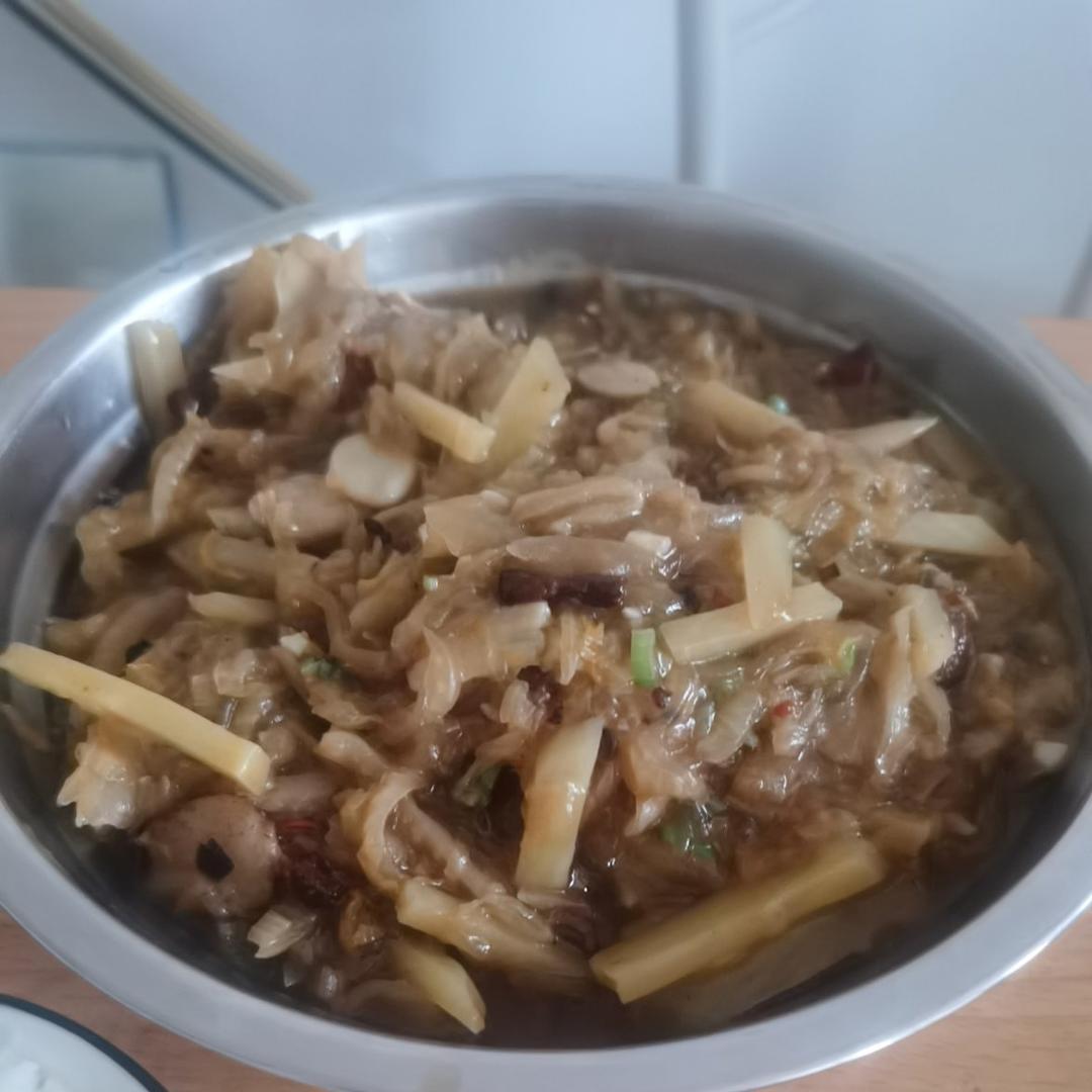 东北酸菜猪肉炖粉条