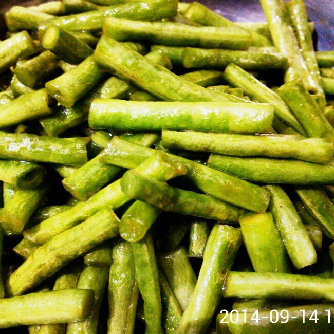 蒜炒豇豆（长豆角）