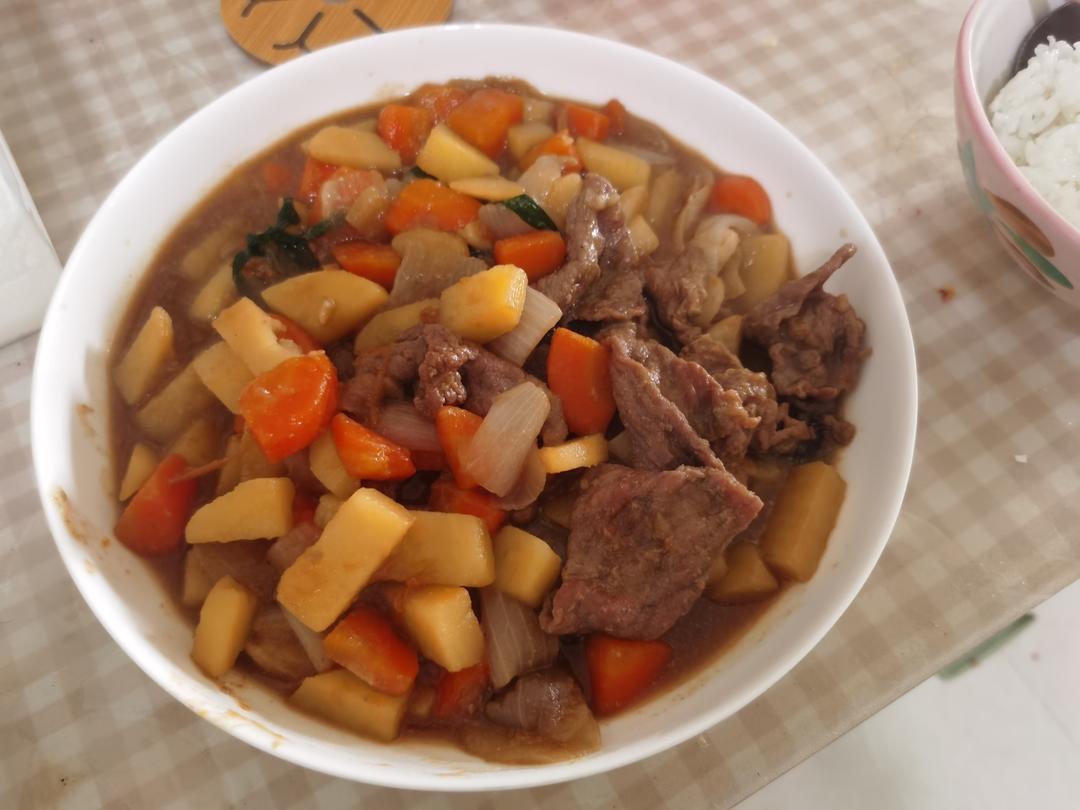 牛肉炖土豆