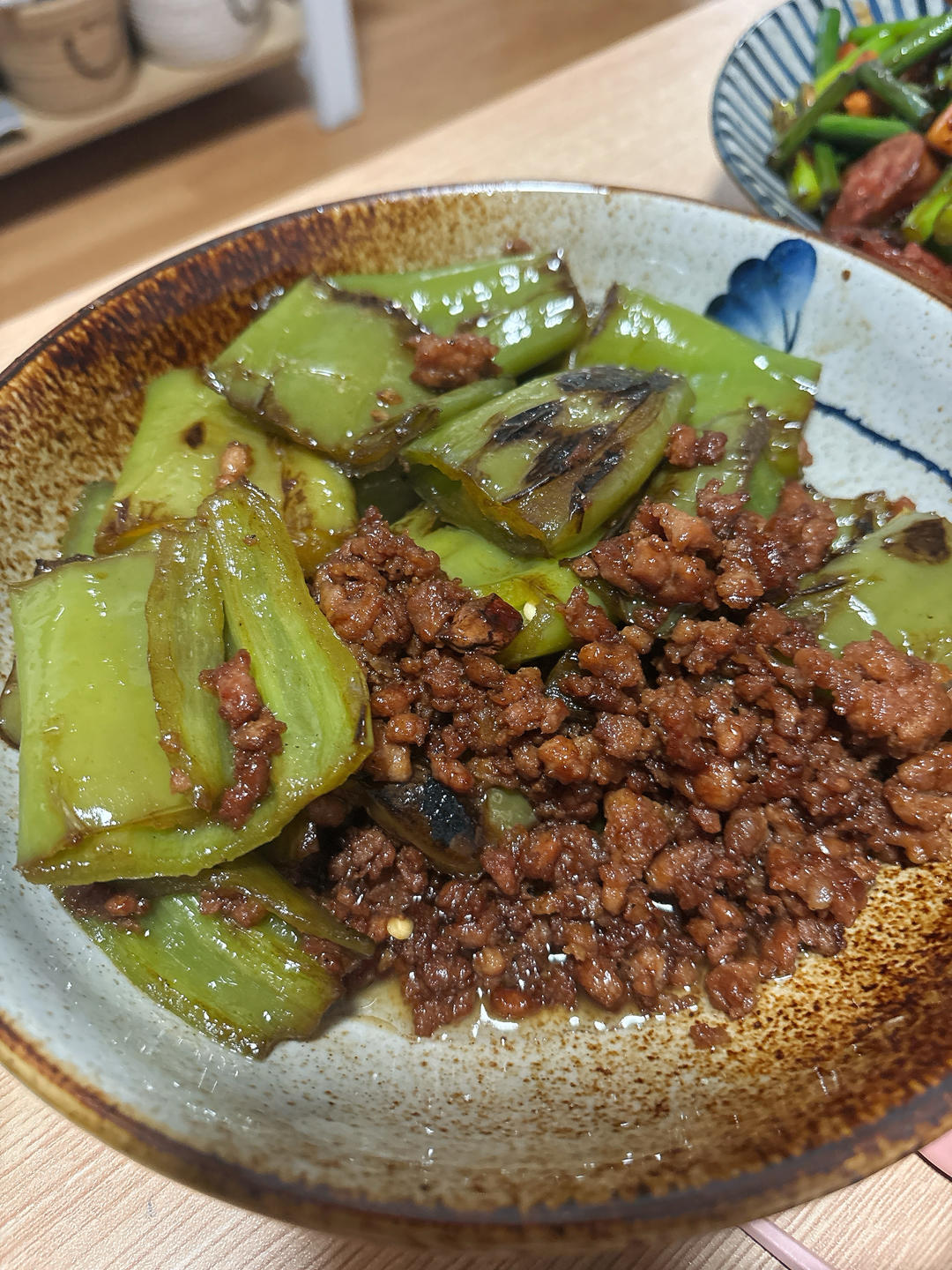 油焖肉末青椒