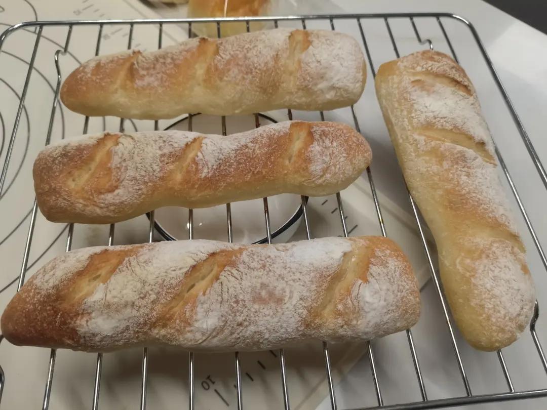 手不碰面的简单全麦法棍