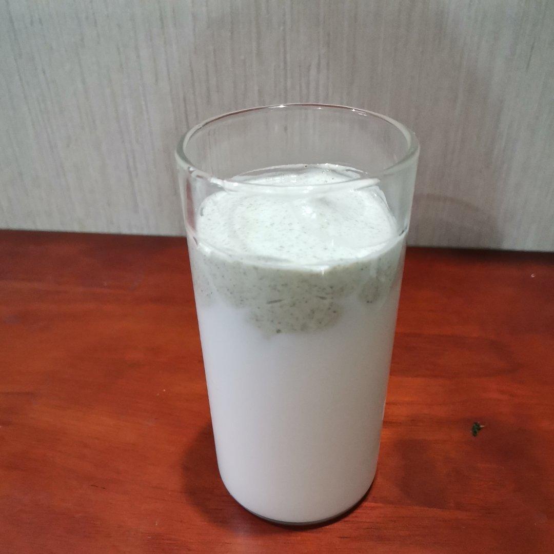 冰抹茶奶盖拿铁