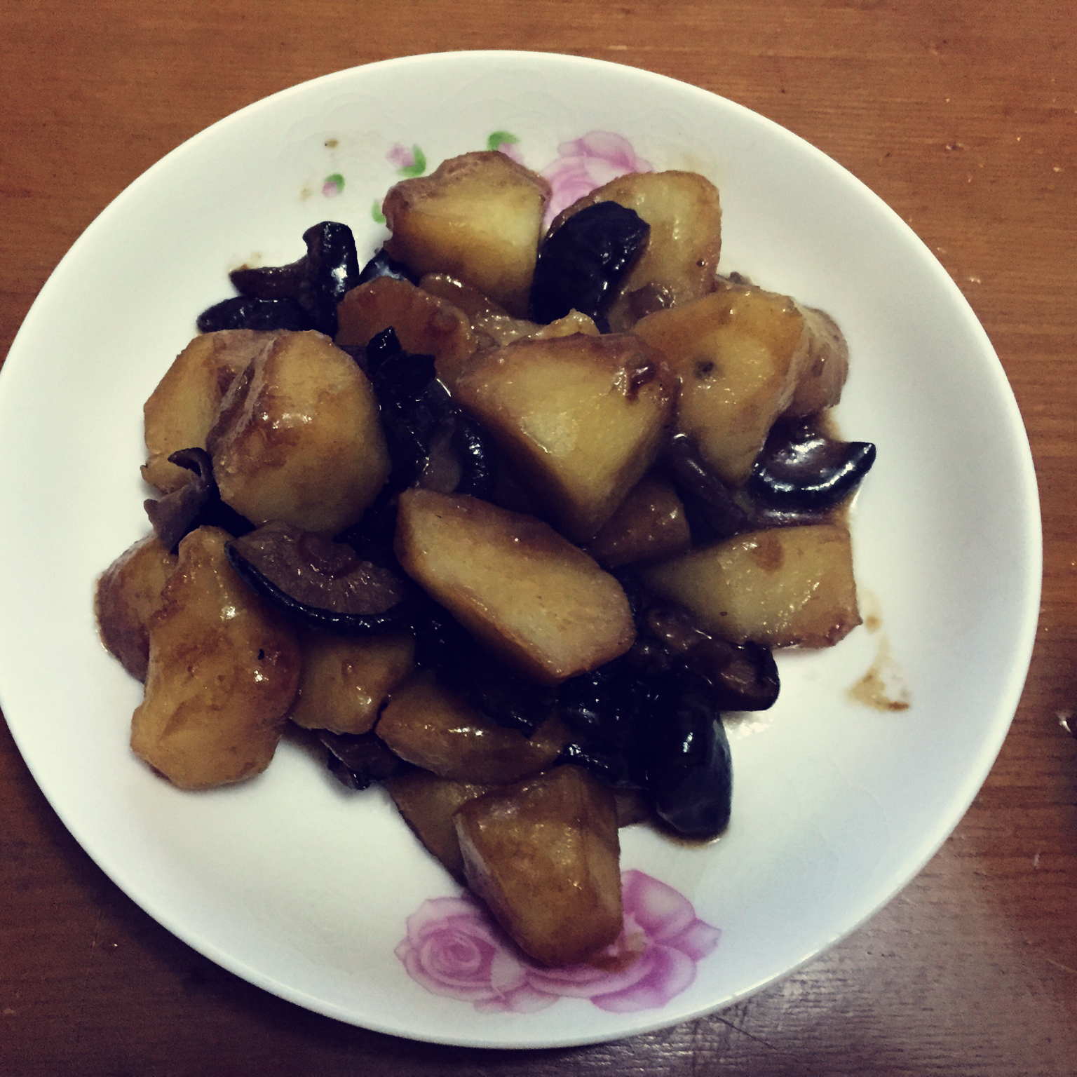 水土不服25118做的红烧香菇土豆