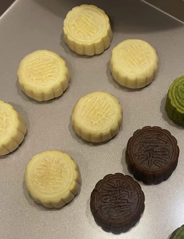 奶黄流心月饼