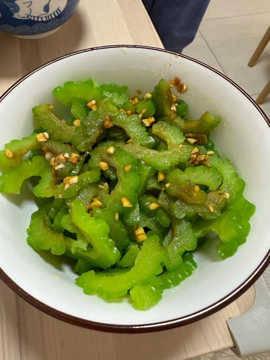 凉拌苦瓜(色碧、味脆)