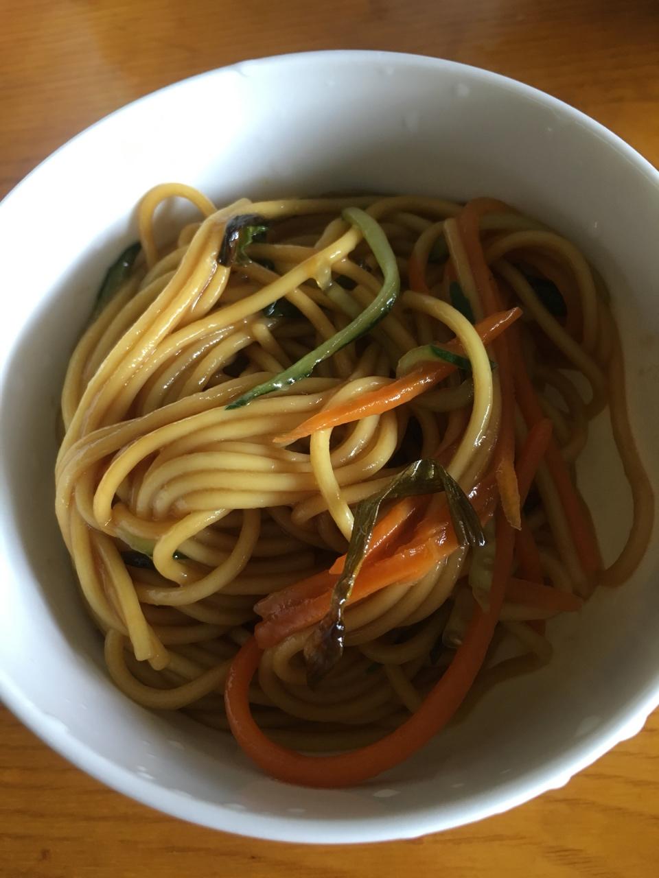 葱油拌面Spring Onion Noodles