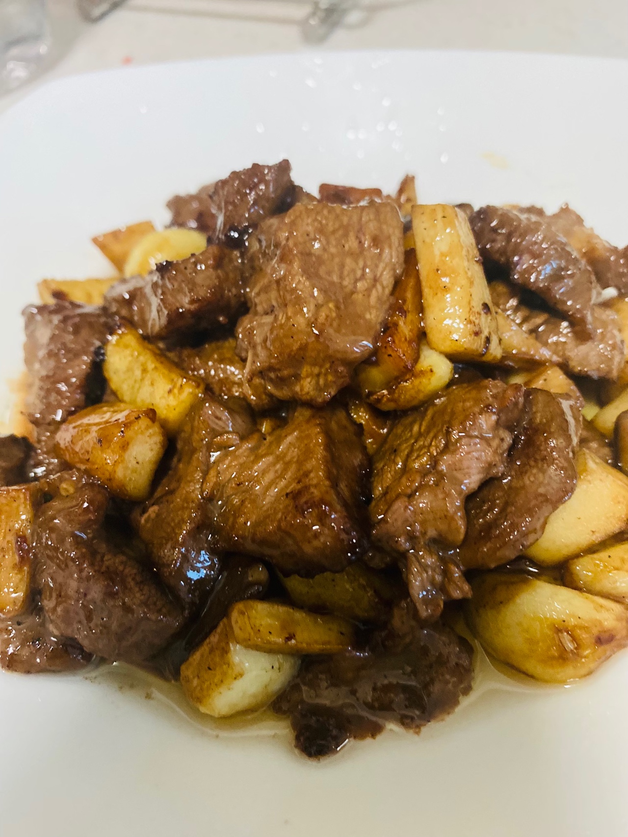 菲力牛排的中式快手料理：杏鲍菇牛肉粒的做法