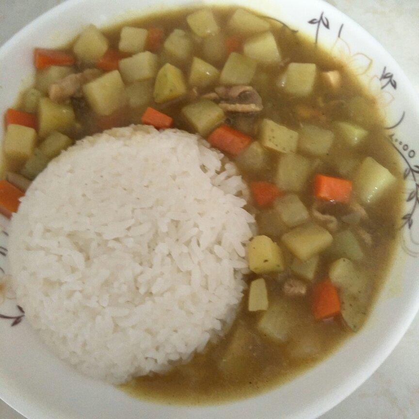咖喱鸡肉饭