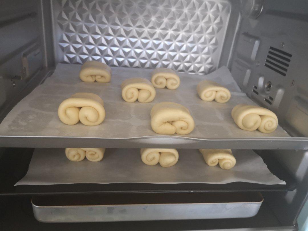 手揉面包—牛奶卷