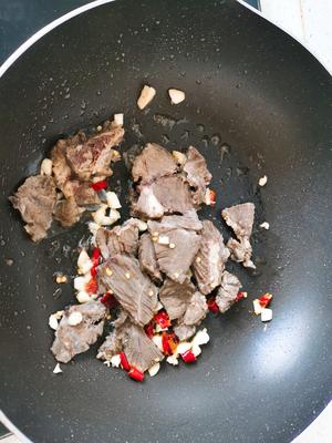 超下饭de干锅包菜牛肉的做法 步骤2