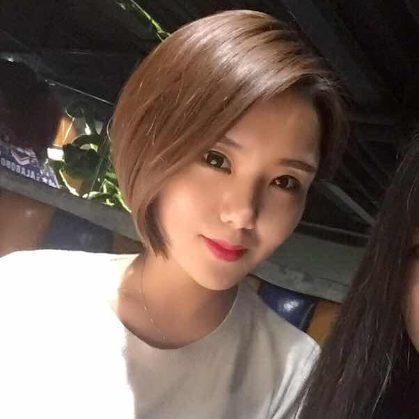 李容容�