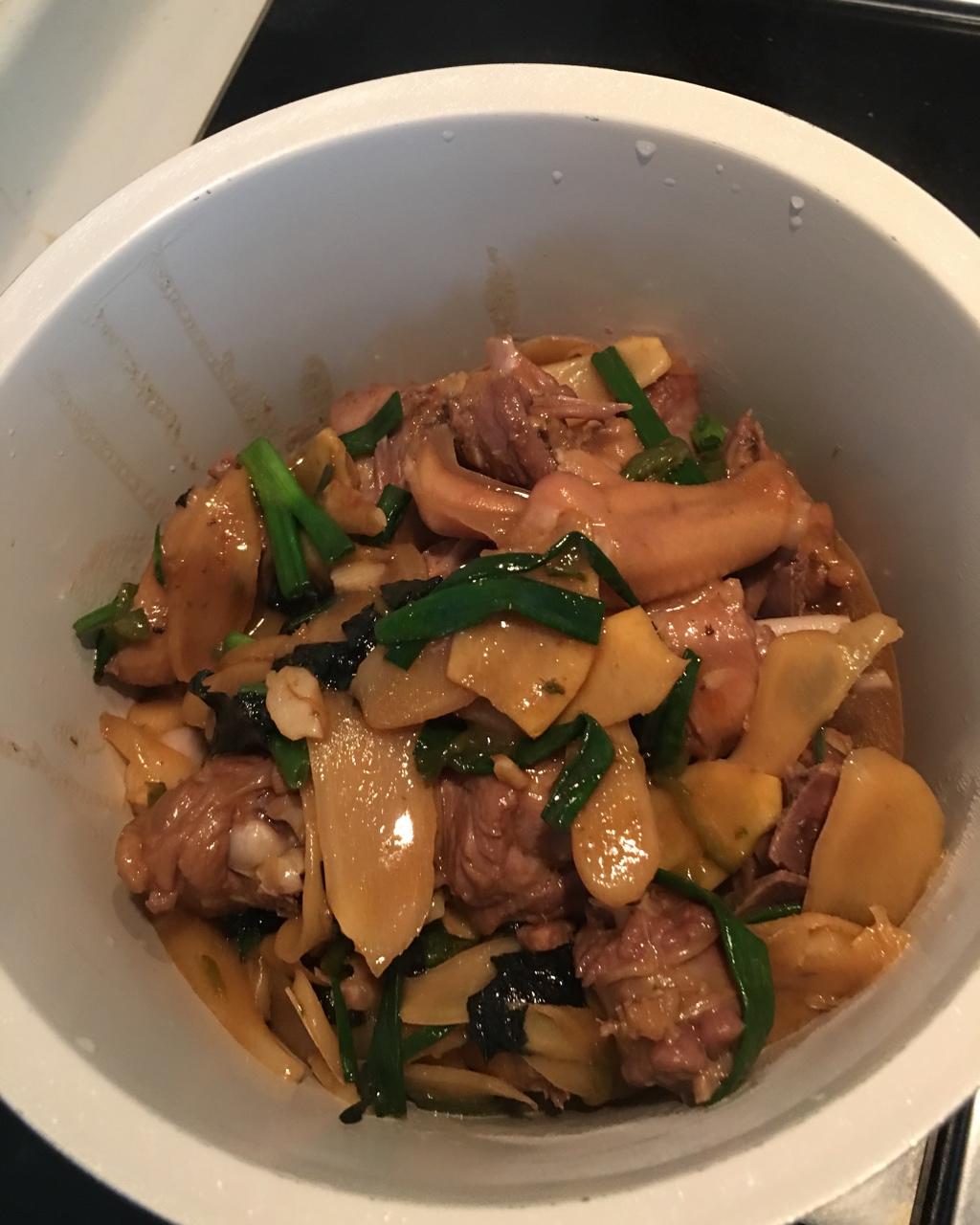 紫苏焖鸭