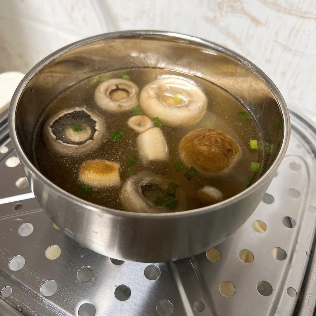 鲜掉眉毛口蘑汤