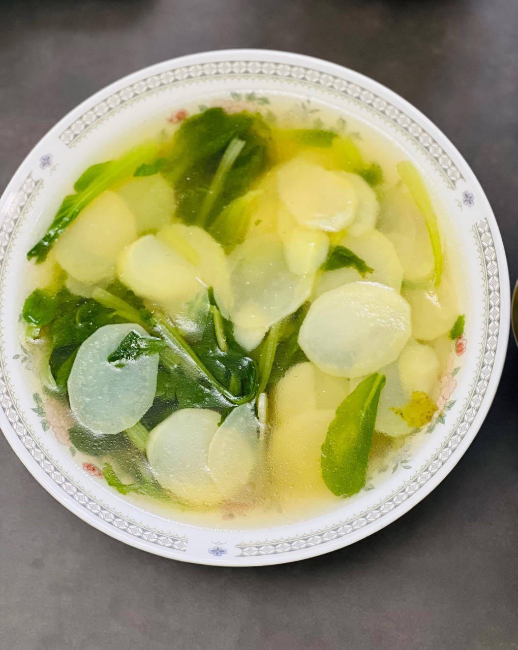 鸡毛菜土豆汤