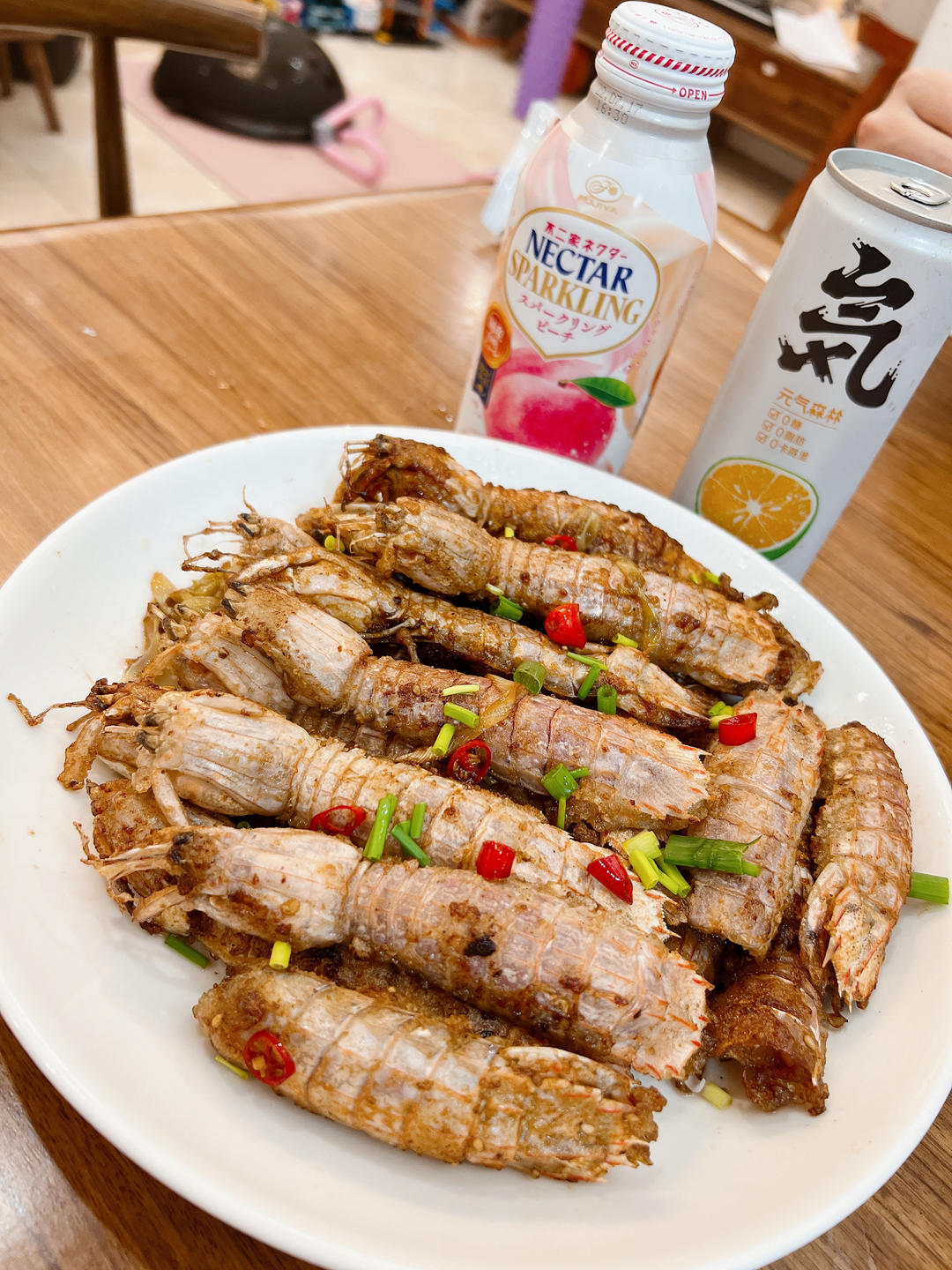 无油炸版的椒盐皮皮虾和巧拨虾壳的方法