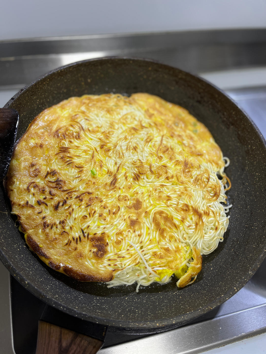 面条做的鸡蛋香葱银丝饼 不用和面，简单易学