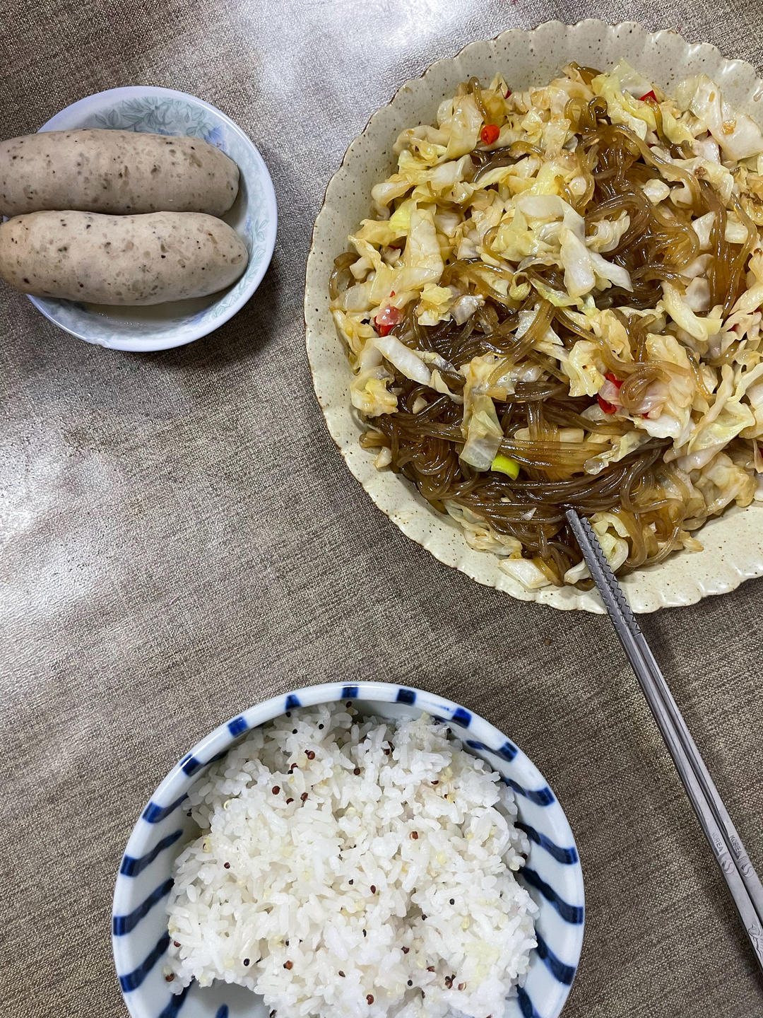 最近爱吃粉丝粉条～包菜炒粉丝
