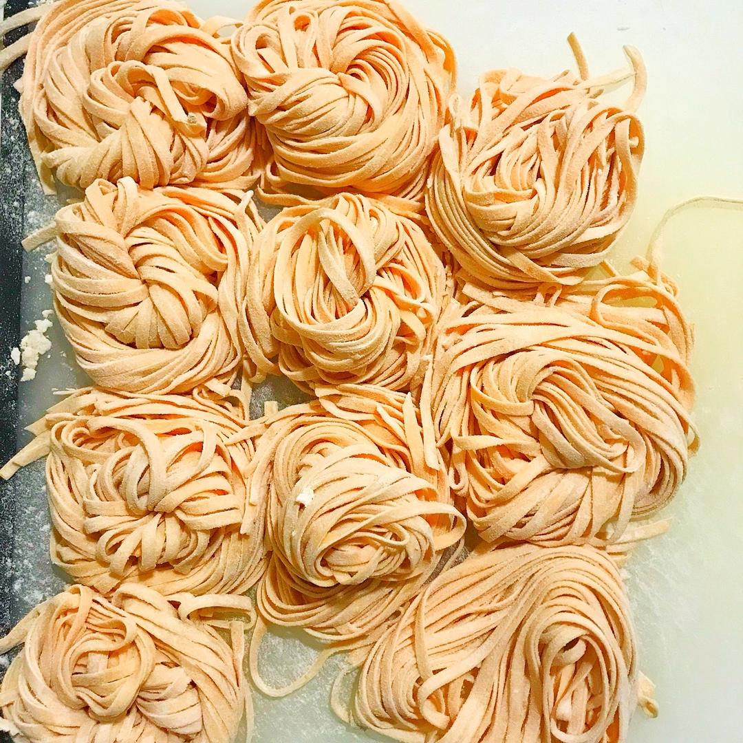 自制彩色手工面条/挂面