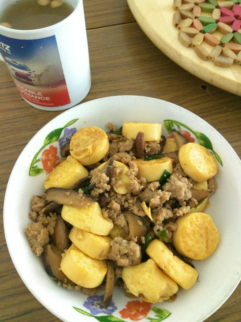 冬菇肉丝煮日本豆腐