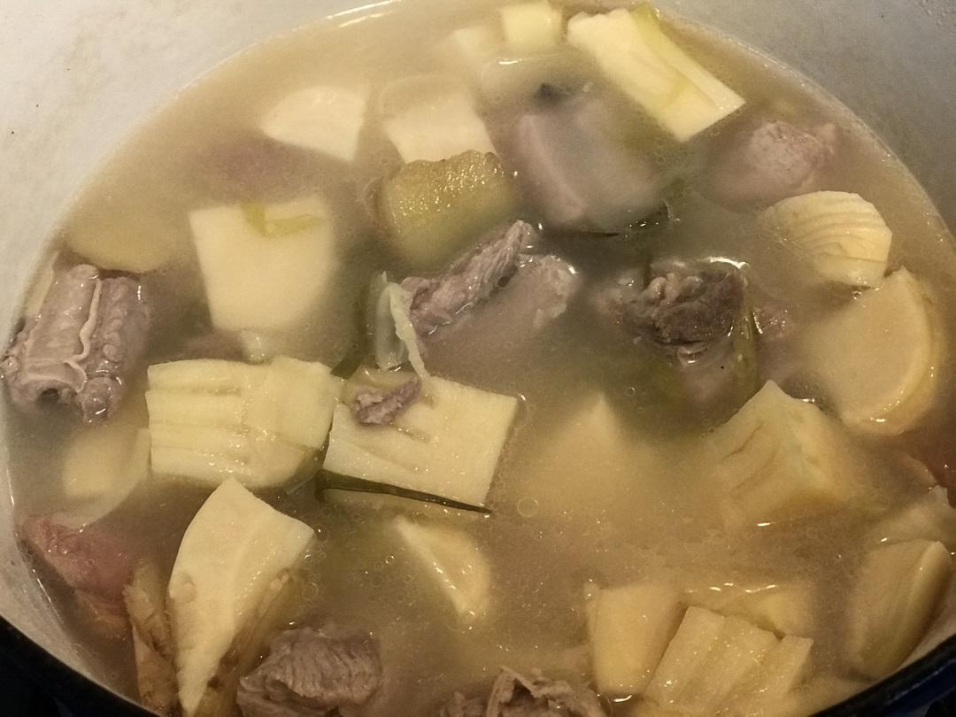 冬笋排骨汤
