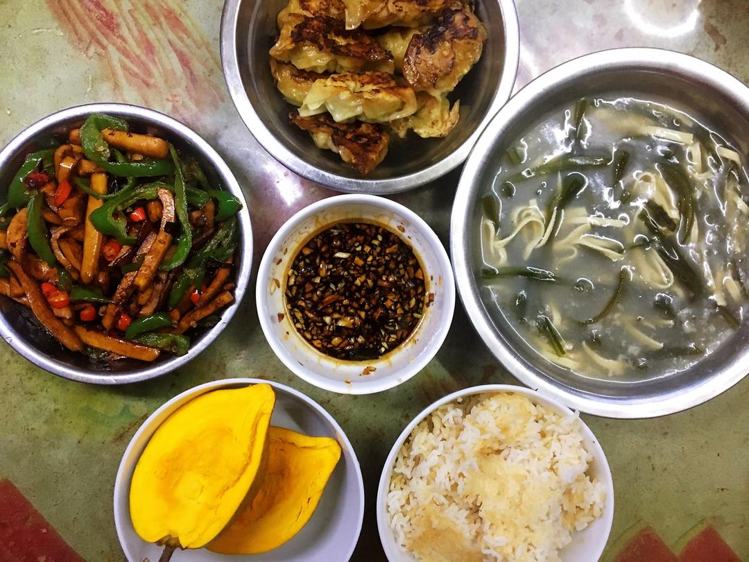 速冻水饺吃腻了吗~变锅贴吧(๑´ڡ`๑)