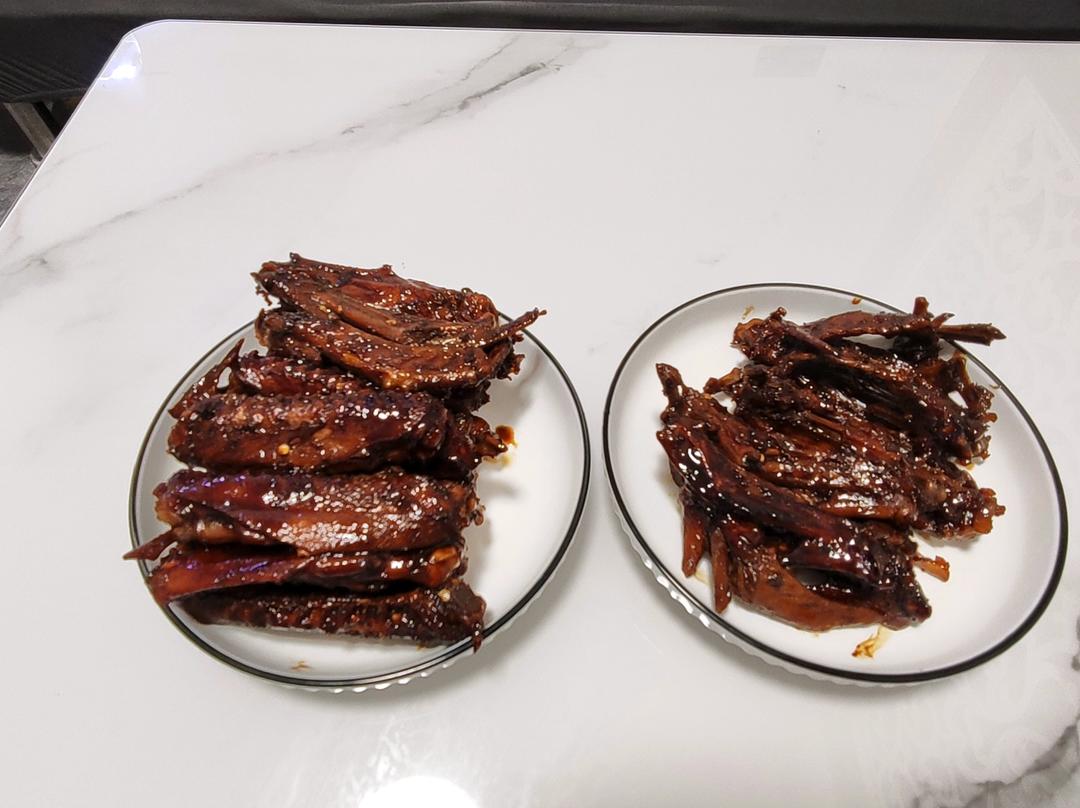 自制周黑鸭卤鸭翅鸭锁骨甜辣