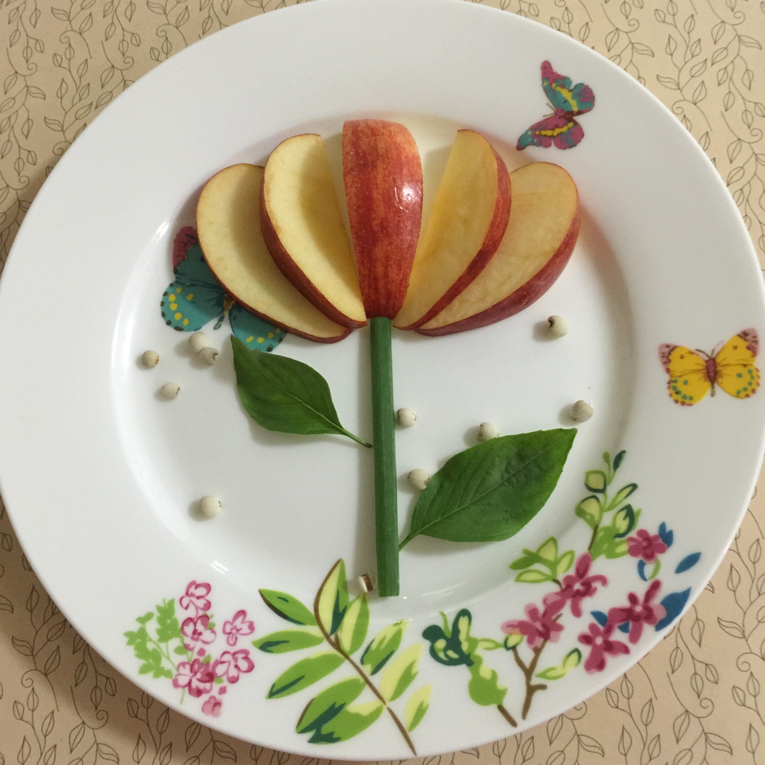 东方之初做的创意水果拼盘