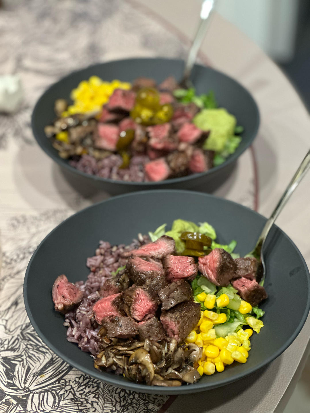 蘑菇牛肉生菜拌饭