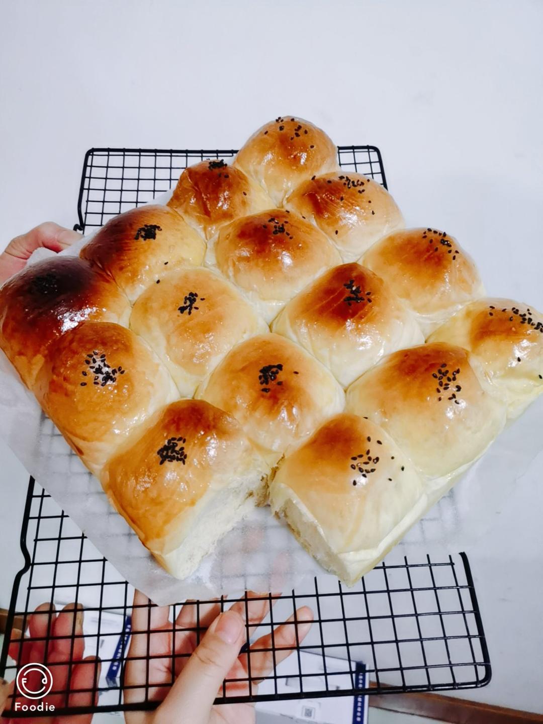 一次发酵绵柔奶油小餐包（消耗淡奶油）