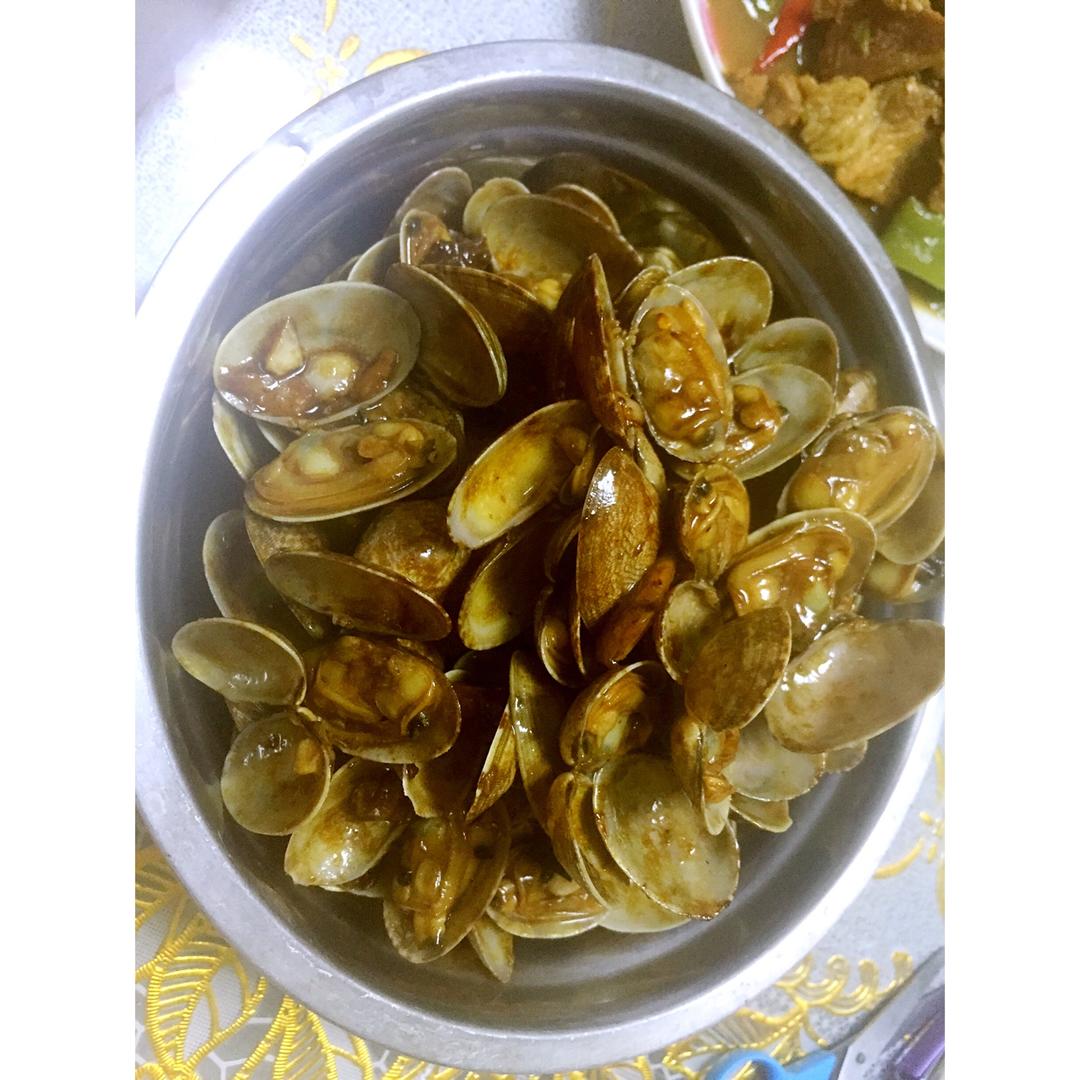 蒜香炒花甲