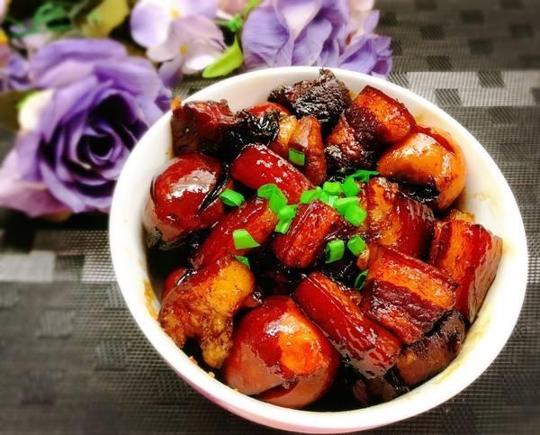 不用放油红烧肉