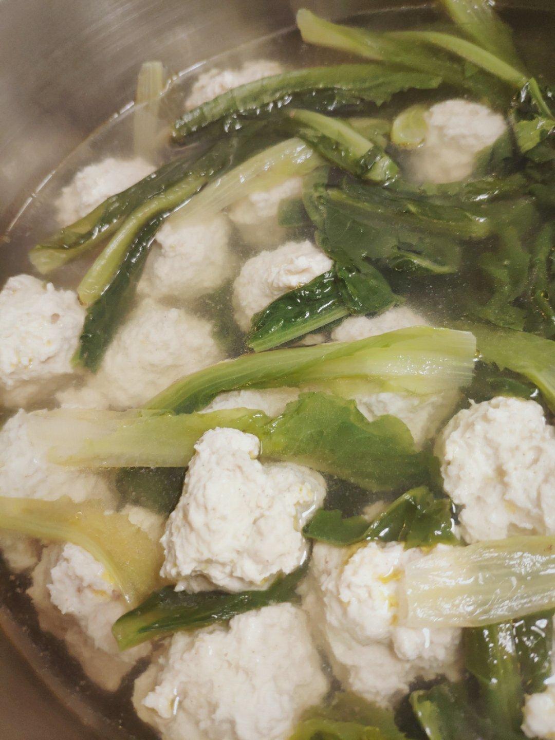鸡肉丸子青菜汤