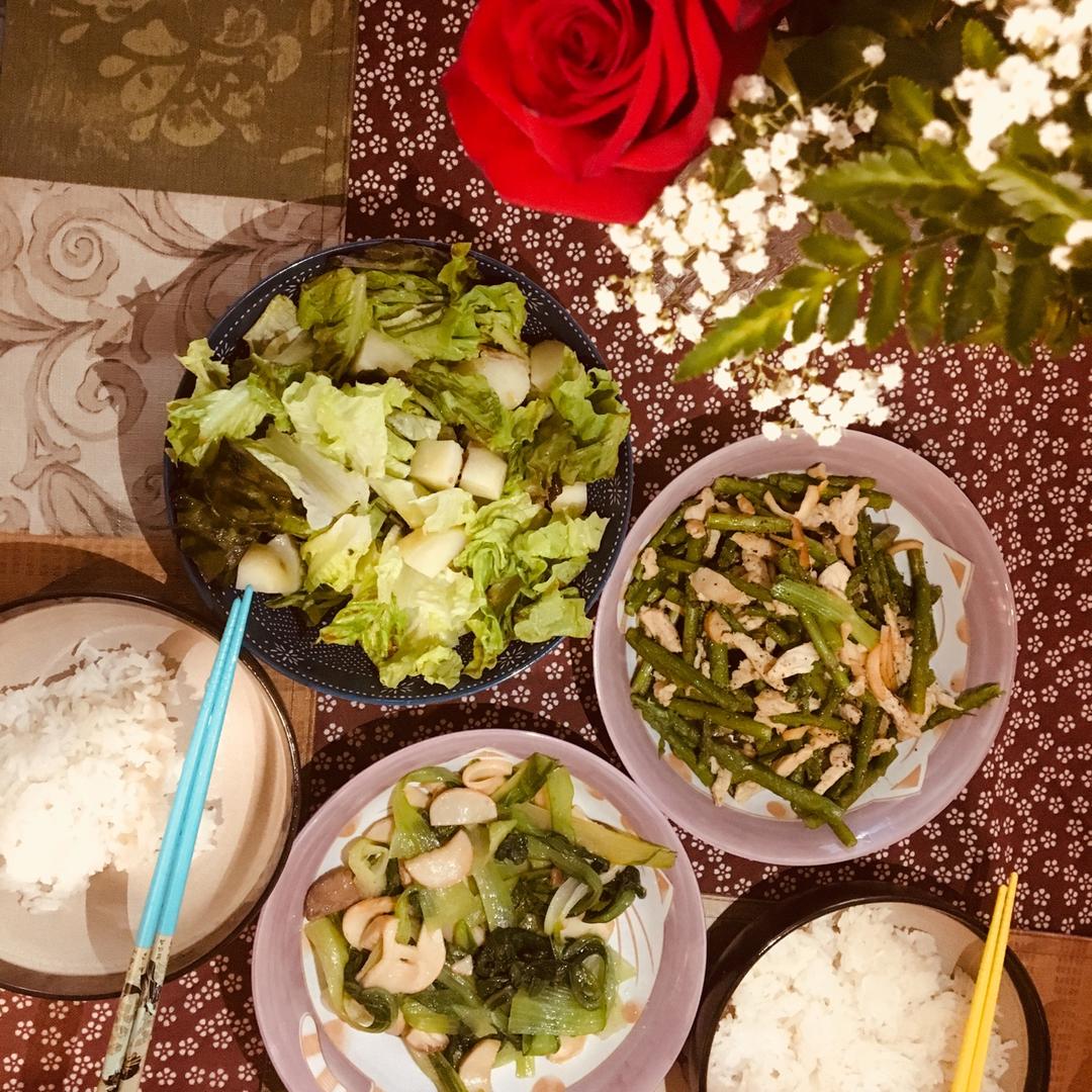 芦笋炒蘑菇