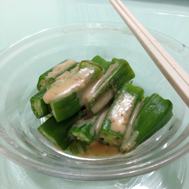 沙拉汁拌秋葵